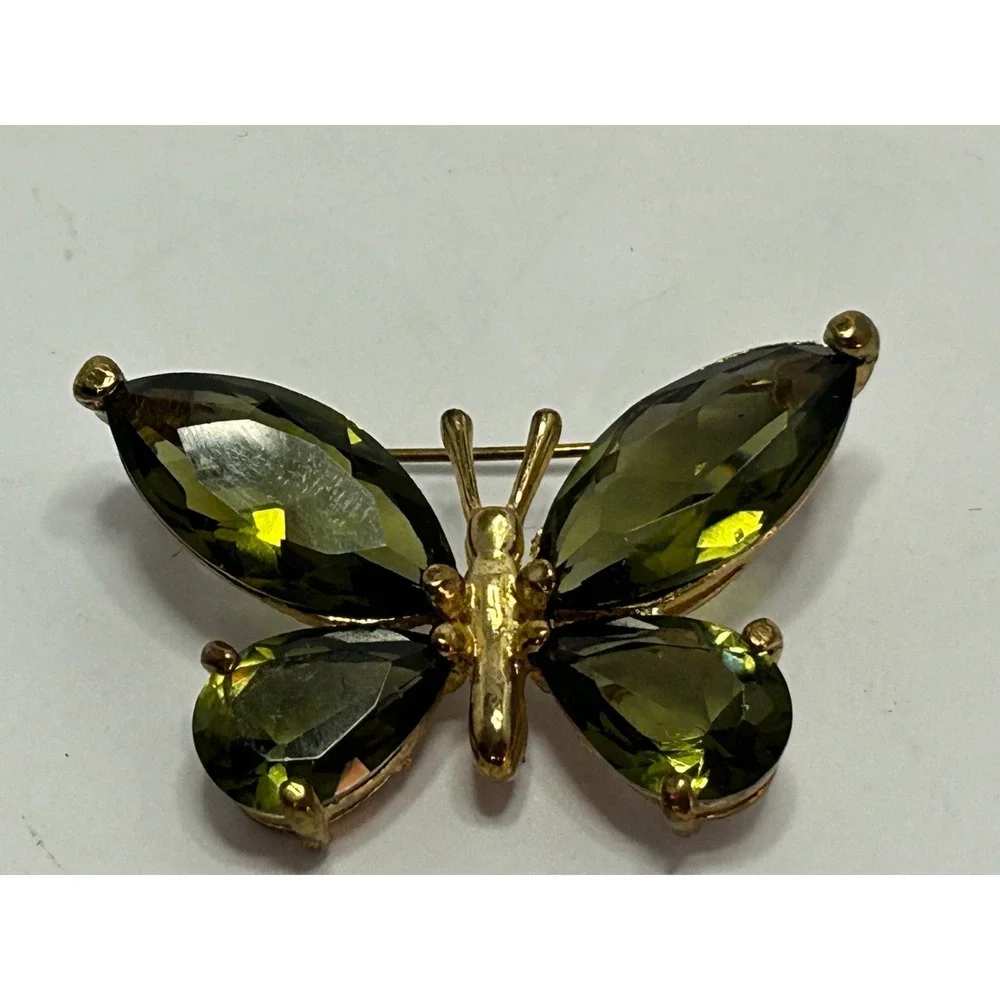 Vintage Green Faceted Glass Rhinestone Butterfly Brooch Gold Tone Pin 1 7/8